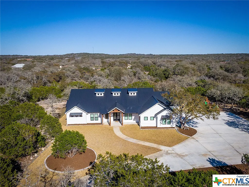 10045a1713d31390a52f220b8d1f5d13-uncropped_scaled_within_1536_1152