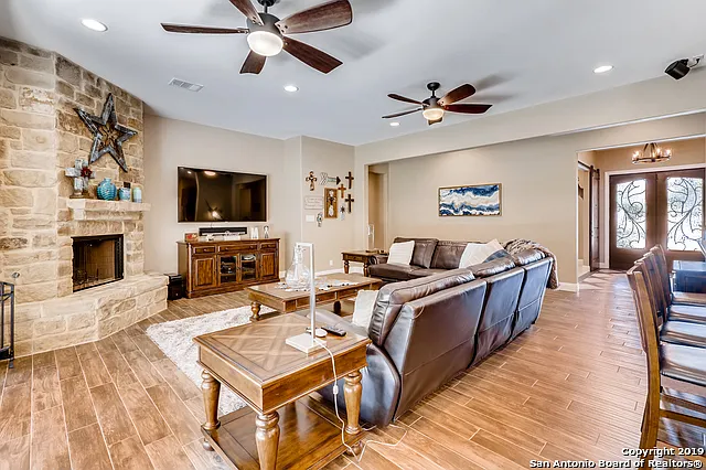 a78a69505708e4938712ca9e46d275a9-uncropped_scaled_within_1536_1152