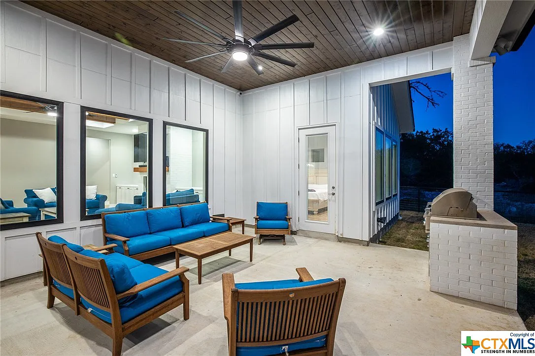 ea45837cd1a41bc31dcf1254f572c55e-uncropped_scaled_within_1536_1152